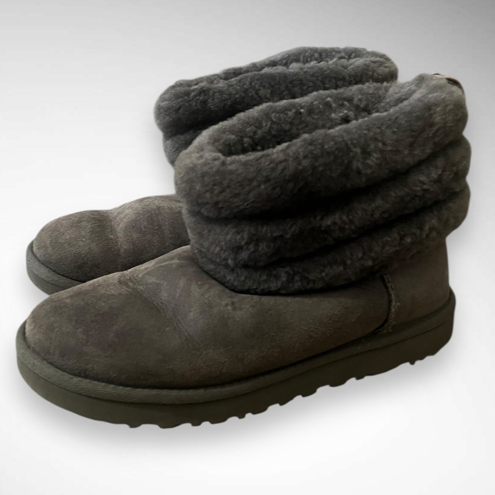 UGG Classic Gray Fluff Mini Quilted Suede Ankle Boots‎ 1098533 | Size 8 | EUC